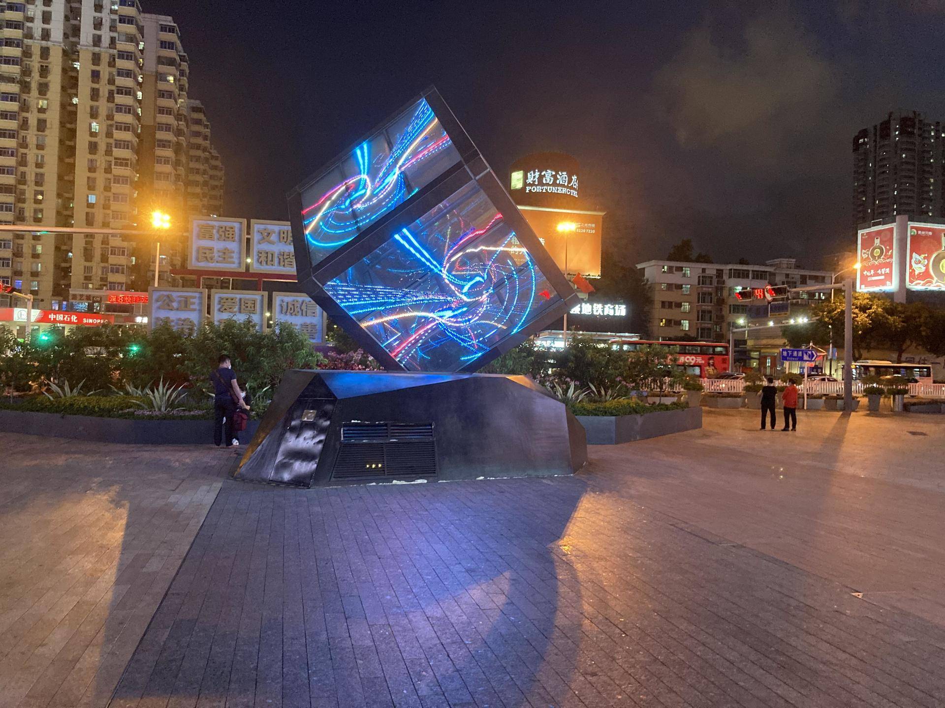 新款iphonese入手体验,新iphonese全额换新