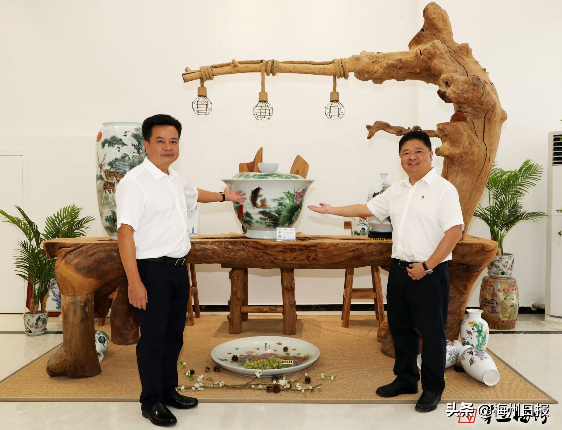 吴晖朱少辉率*党**政代表团赴丰顺大埔学习考察：学经验补短板，铆足干劲迎头赶上