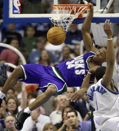 君子剑雷阿伦原版,君子剑雷阿伦一剑封喉