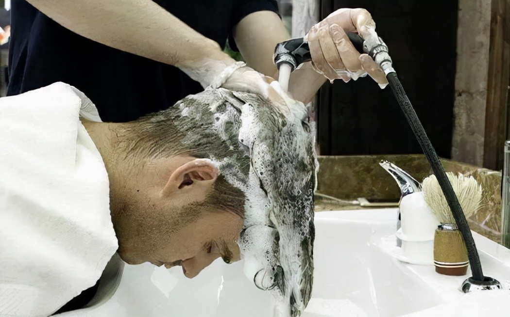 理发店用的洗发水是什么,理发店的洗发水为什么质量这么好