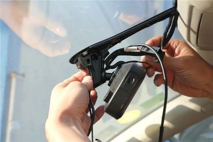 怎样安装行车记录仪才不会被扣分,刚装的行车记录仪就被扣了12分