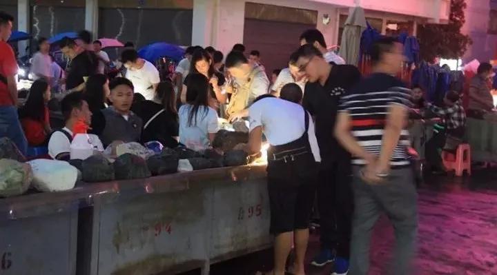 赌博是违法的请远离赌博,合法的三大赌博