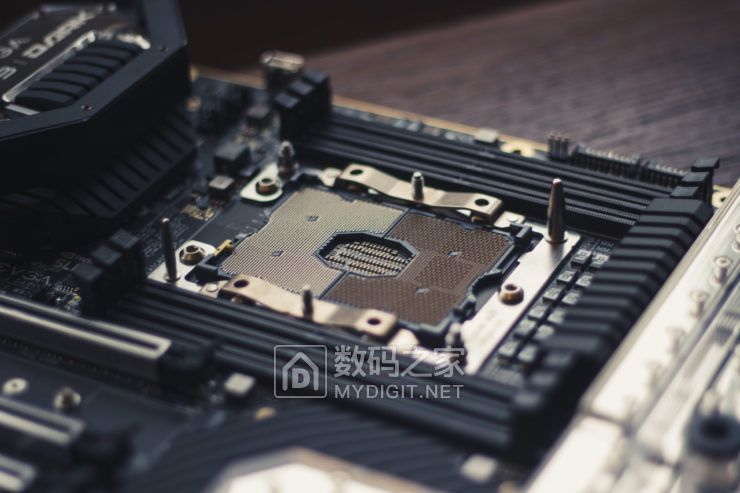 台北电脑展EVGA率先发布LGA3647E-ATX工作站主板EVGADarkSR