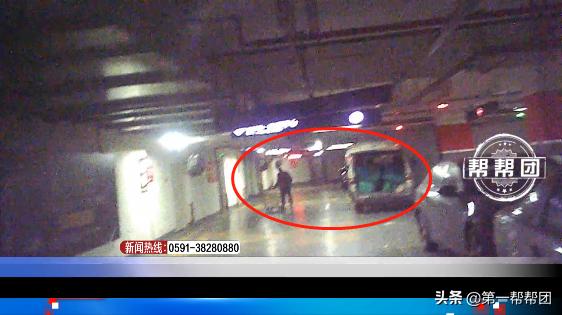 洗涤厂员工拆布草视频,布草洗涤厂污水直排会有什么处罚