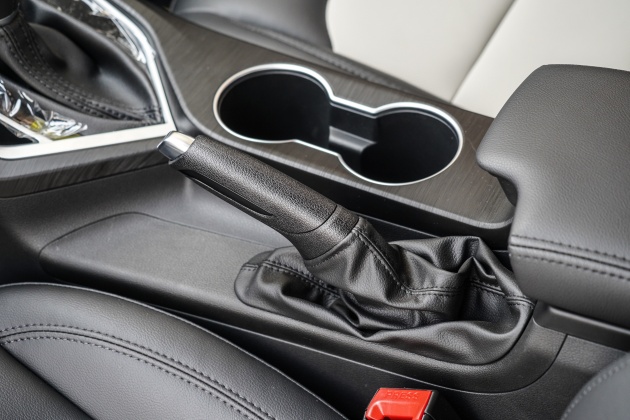 酷威熏黑车标,吉利远景18款车头