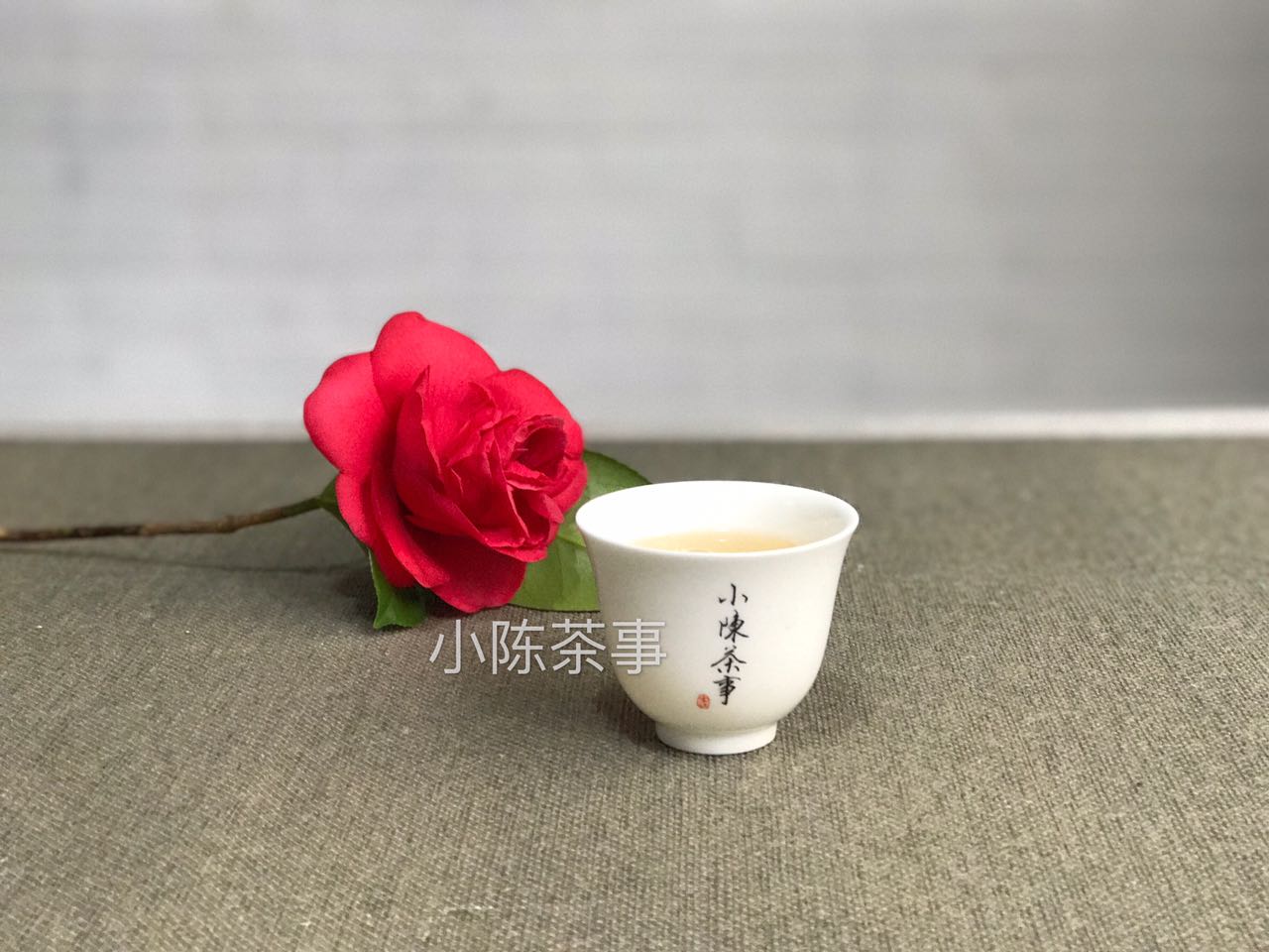 绿茶红茶白茶黑茶适合什么季节喝,普洱茶属于黑茶红茶还是绿茶黄茶