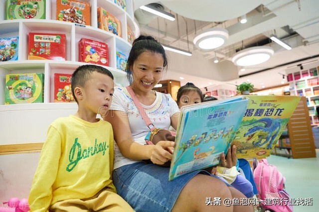 实体店在电商的冲击下怎么生存,电商冲击下实体店的发展与现状