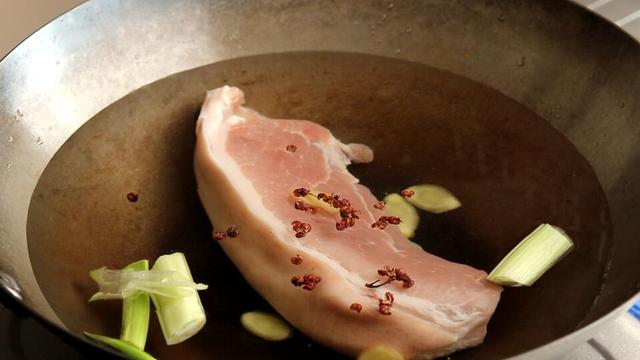 吃不完的猪肉放冰箱哪里,吃不完的五花肉不要扔