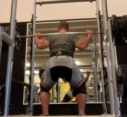 腿围47深蹲100公斤,腿围60深蹲170公斤