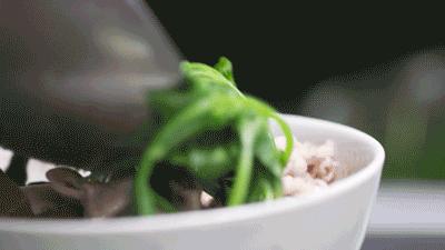 饿着肚子看美食对身体好吗,饿着肚子看别人吃饭的危害