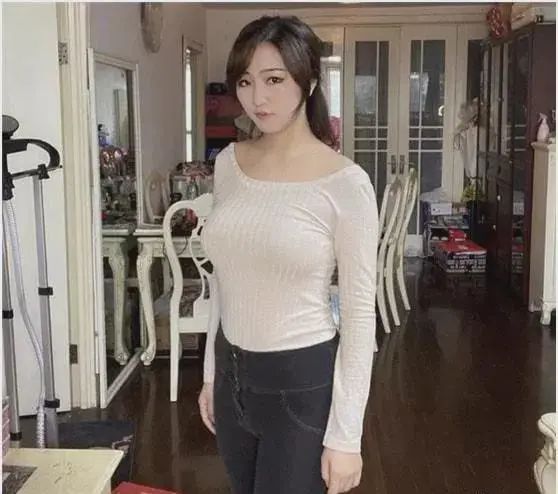 上海“知名导演”拍不雅视频被抓，曾出演《爱情公寓》...