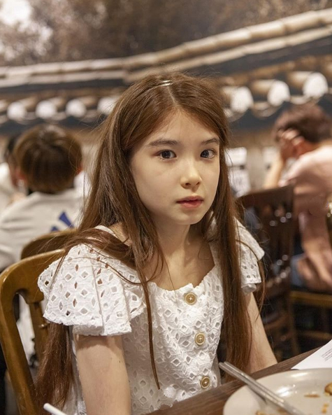 韩国神仙姐弟,混血小姐姐神仙颜值