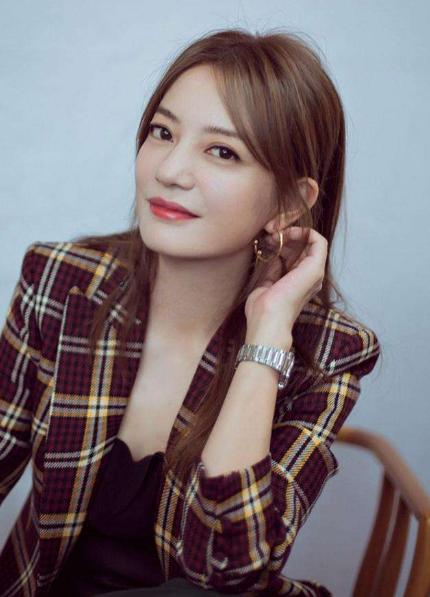 赵薇蒋雯丽长相分析,蒋雯丽比赵薇大10岁