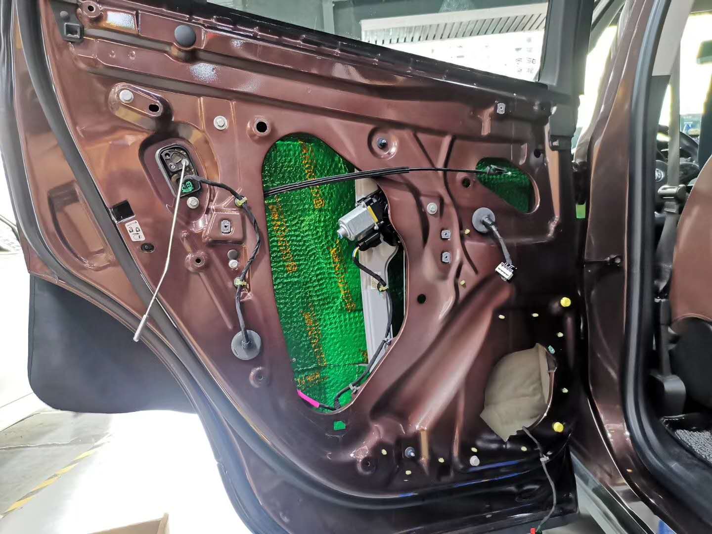 别克昂科威改bose音响值不值得,别克昂科威音响改装拆掉后嗡嗡响