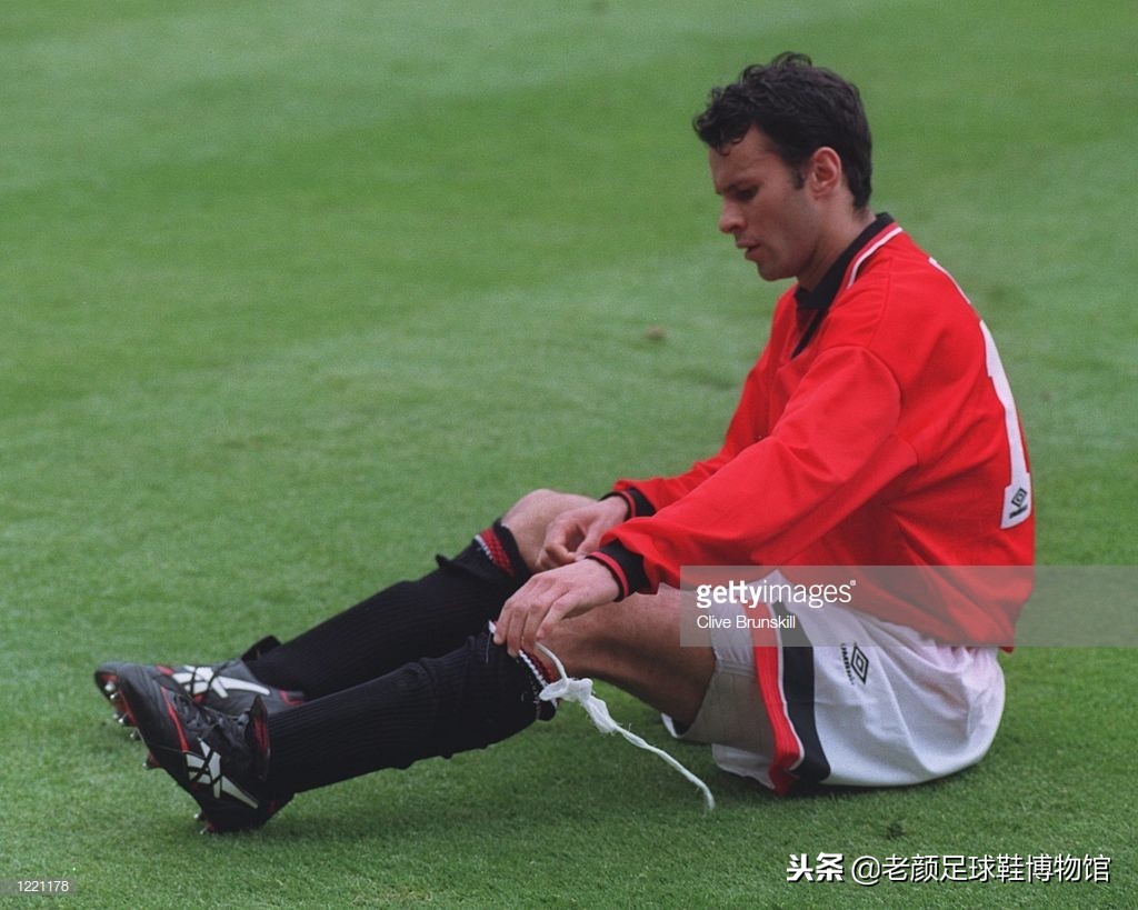 锐步历年足球鞋,历年锐步足球鞋