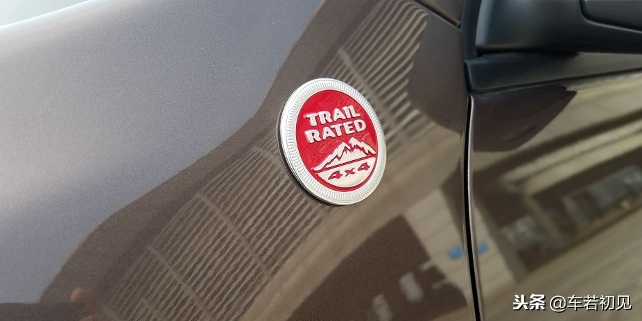 试驾2019jeep自由光全能版,jeep自由光试驾新款