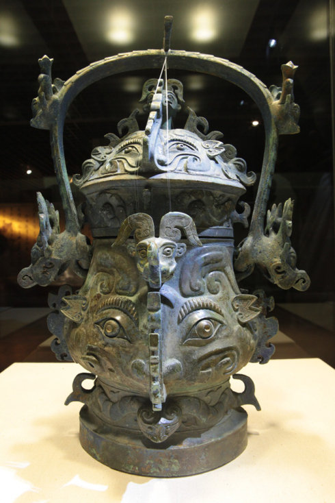 为何考古界反复质疑夏朝,从考古看中国这本书讲的是什么