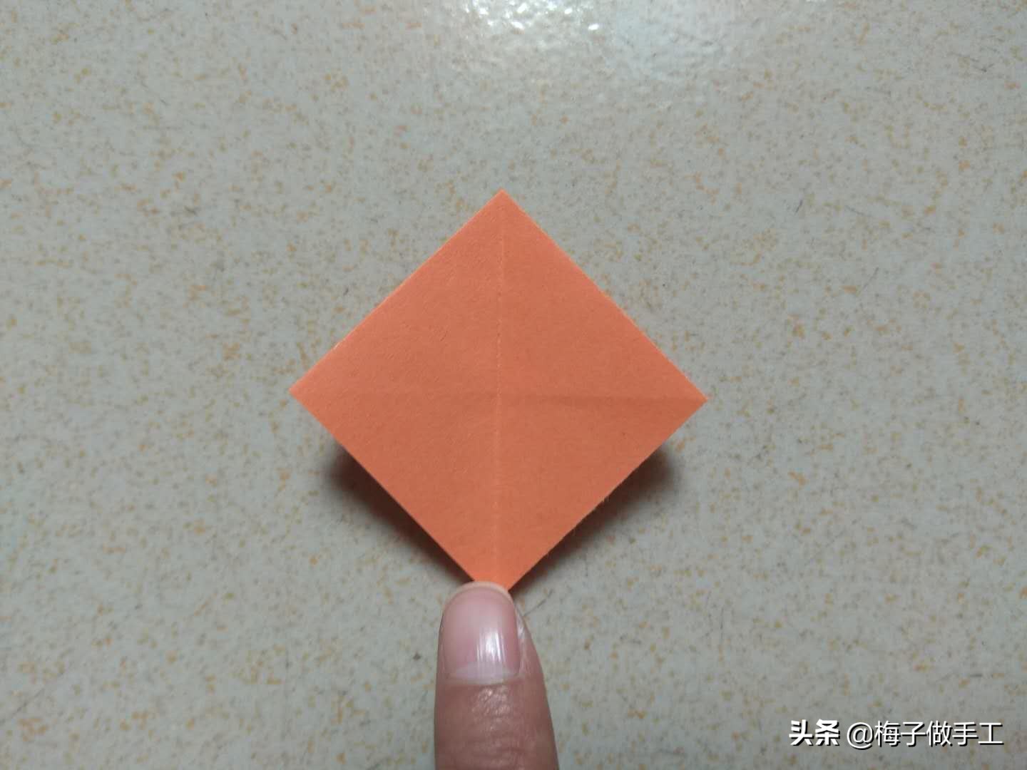 幼儿手工折纸帽子的简单折法,折纸折帽子的方法