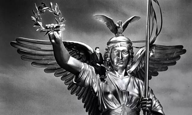 读懂彼得·汉德克，走进《柏林苍穹下》的诗意世界