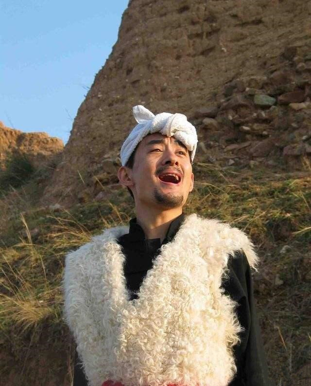 曾经年入百万的阿宝究竟做了什么,从放牛娃到上校第9章