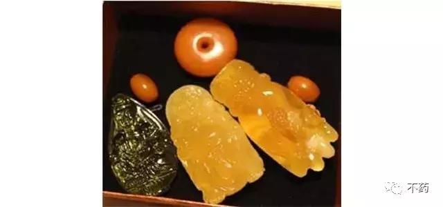 为啥我的蜜蜡是白的,我的蜜蜡为什么不是松香味