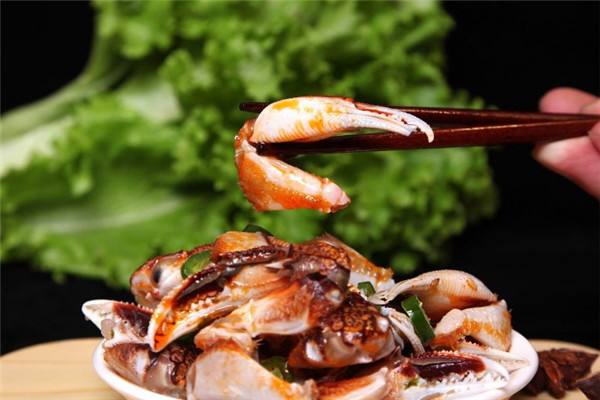 做海鲜最好的办法就是白灼或清蒸,海鲜焖锅清蒸