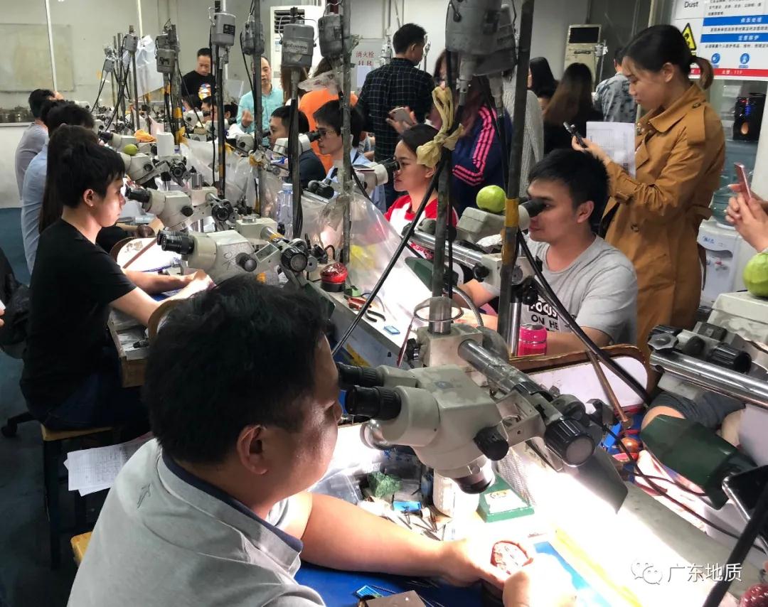 省地质局“广东珠宝产业发展在线专题访谈”实录