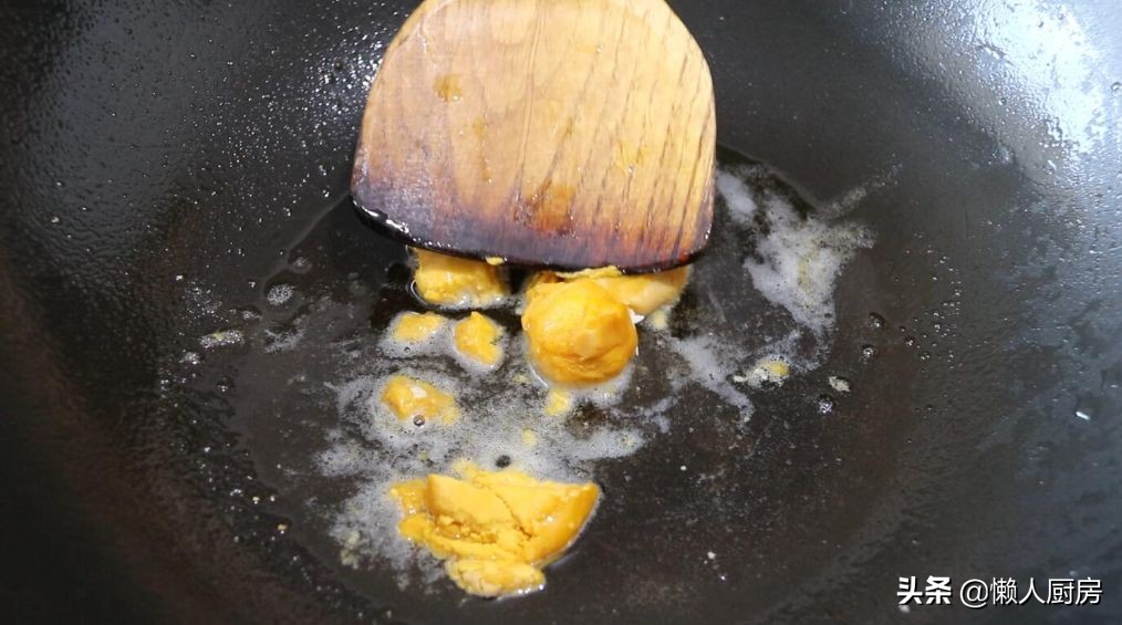 如何挑肉质肥美的皮皮虾,又到了吃皮皮虾的季节