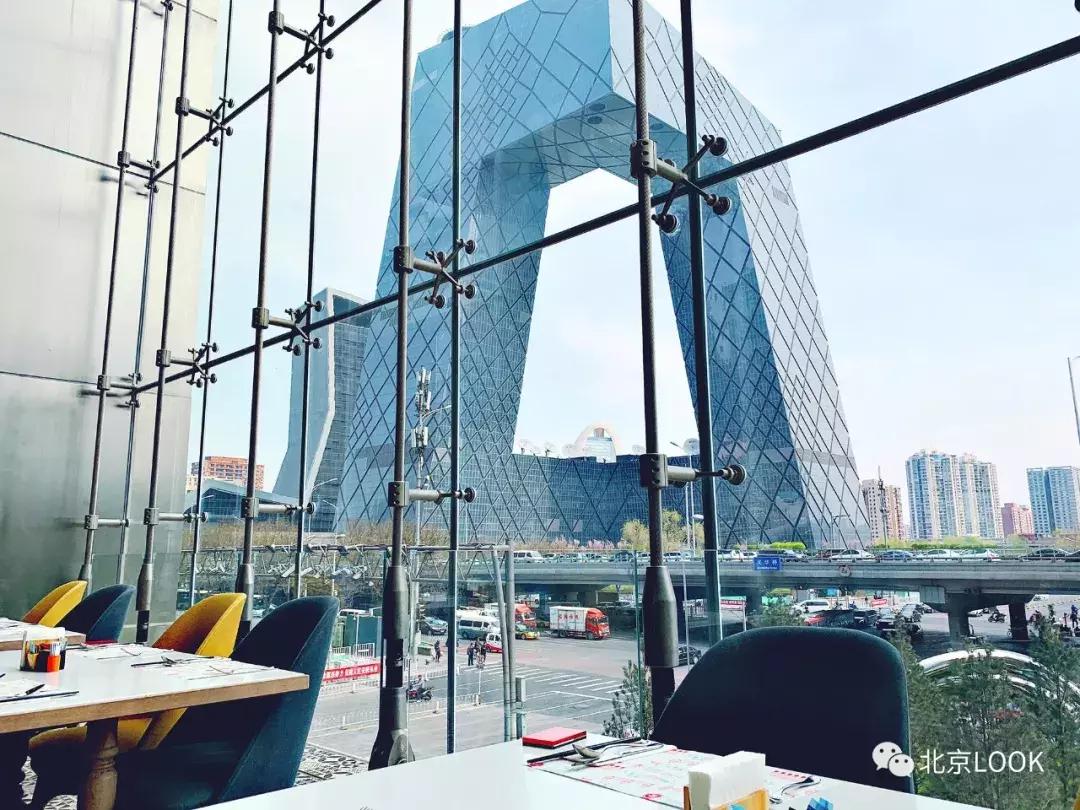 央视大楼对面网红餐厅,央视大楼隔壁酒店
