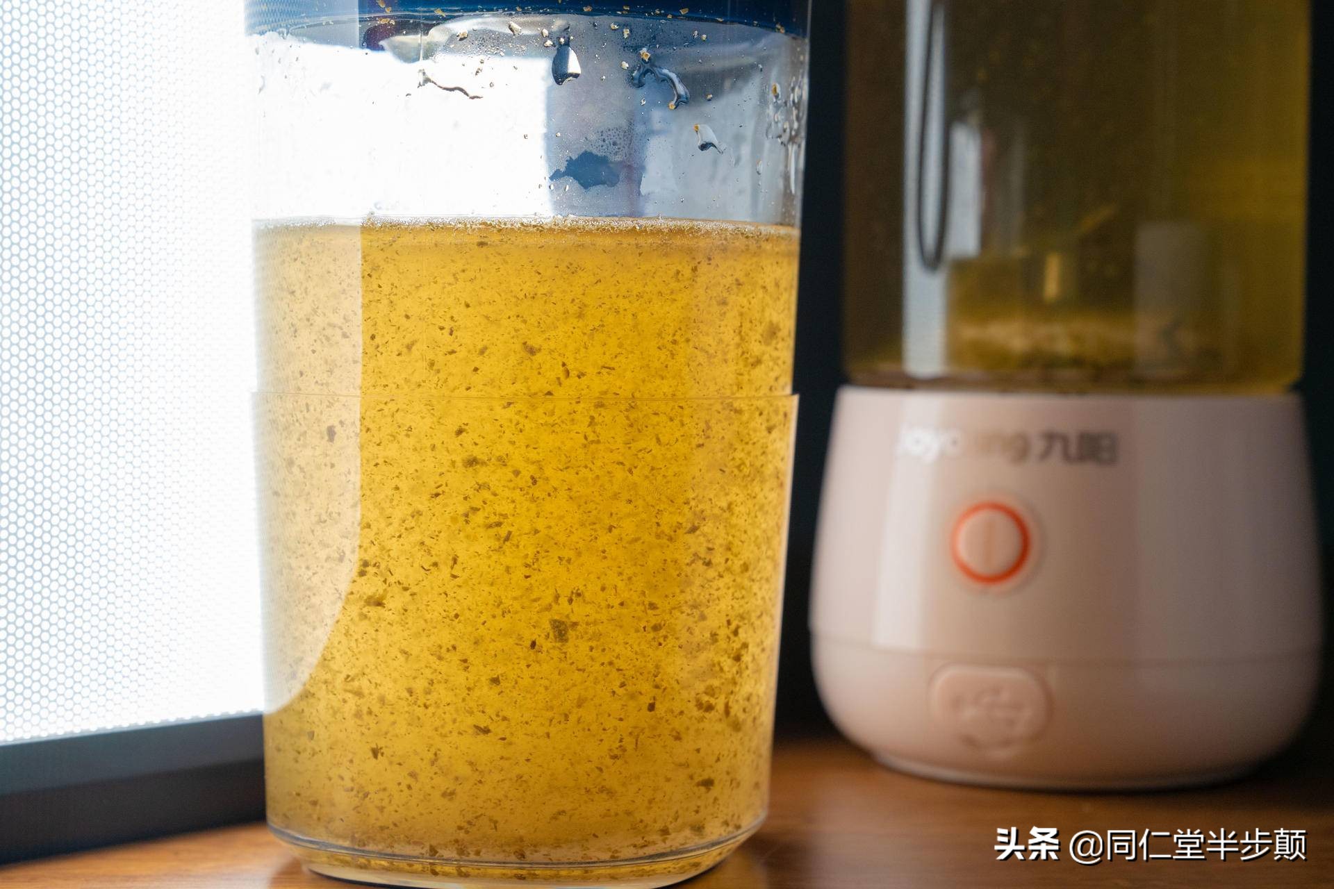 怎么用榨汁机榨果汁,如何用榨汁机榨出一杯好吃的果汁