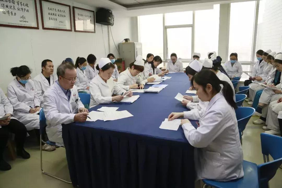 中国首例子宫移植女人顺利分娩,中国首例试管婴儿31岁产子