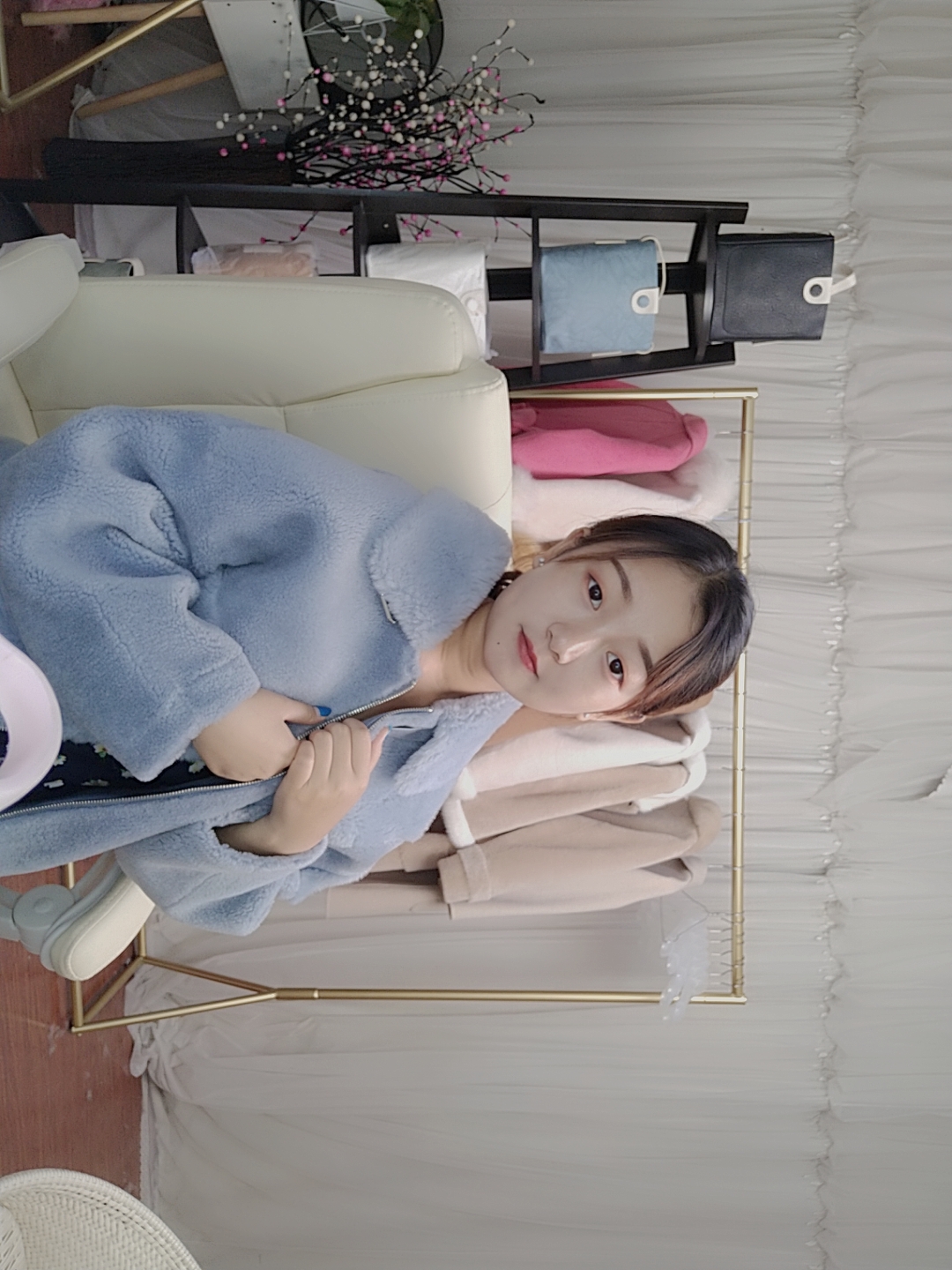 双面羊绒大衣的金标有什么区别,千元衣服怎么辨别真假