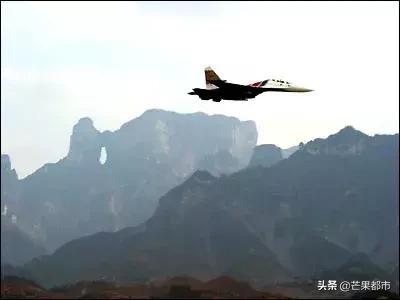 990米峡谷险峰翼装飞行、世界级大咖齐聚桥牌公开赛…湖南都市现场直播