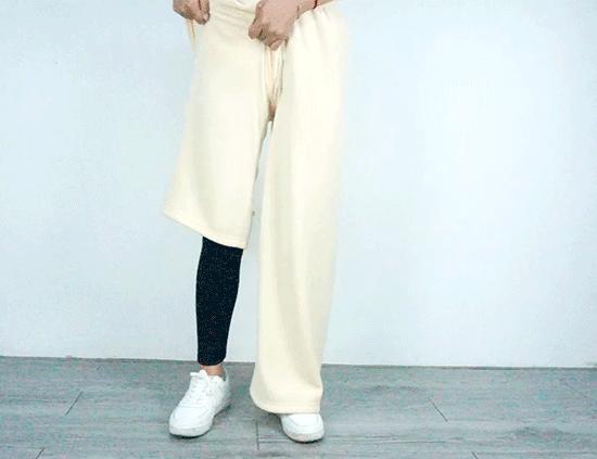 烂大街的阔腿裤也穿出高级感,阔腿裤就要选择保暖又显瘦的