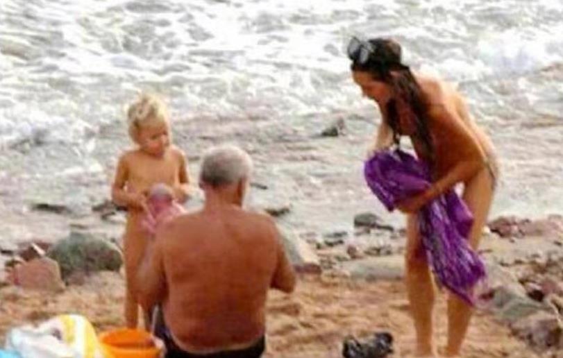 最强产妇当街生娃,最强产妇走出产房