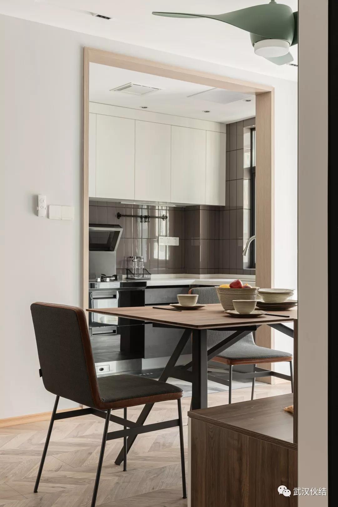 多功能床有隐藏空间,隐形床一房两用