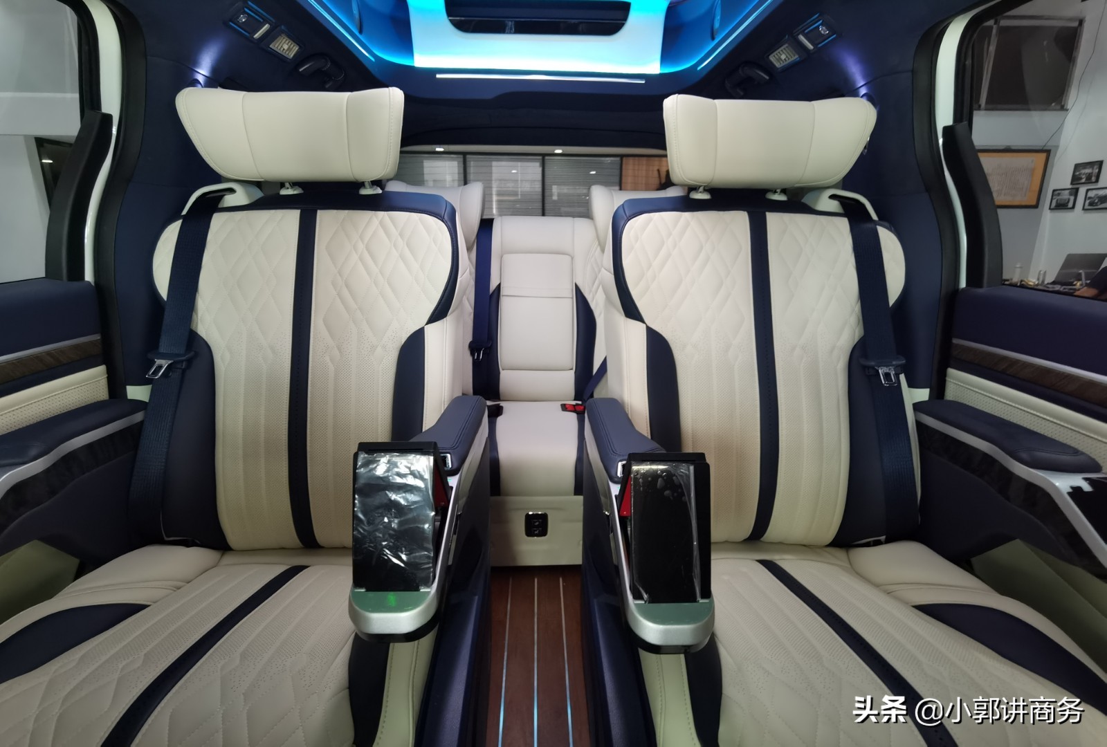 21年传祺m8高顶极夜之光定制版,21款广汽传祺m8豪华版二手车