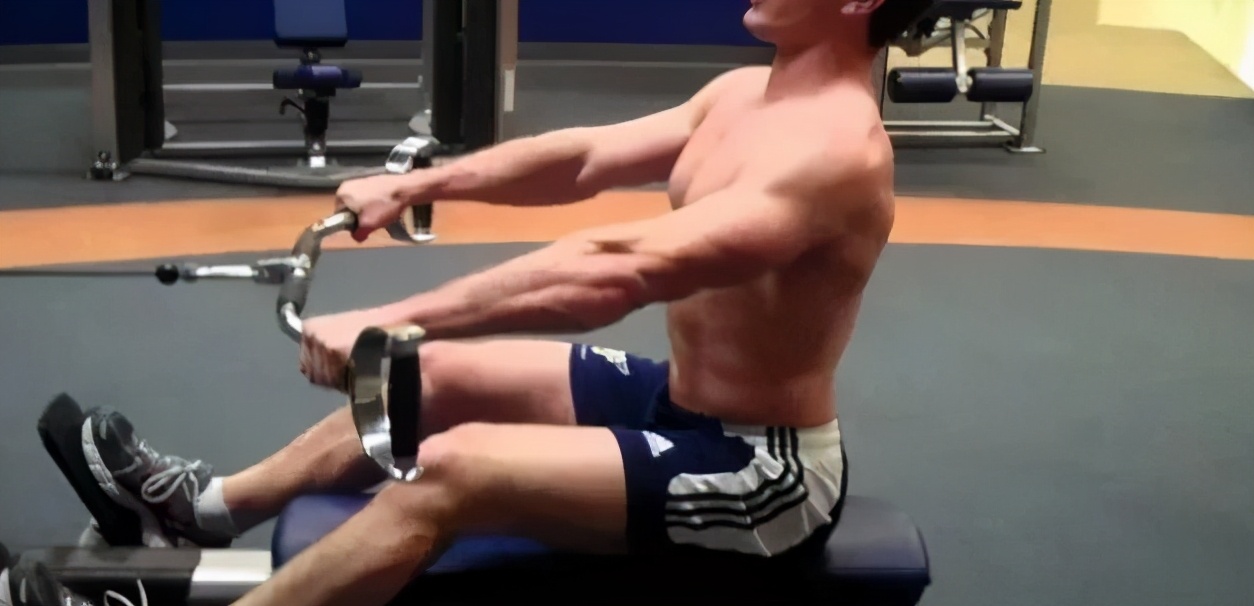 女生背影杀怎么照,6个动作练出完美背影杀