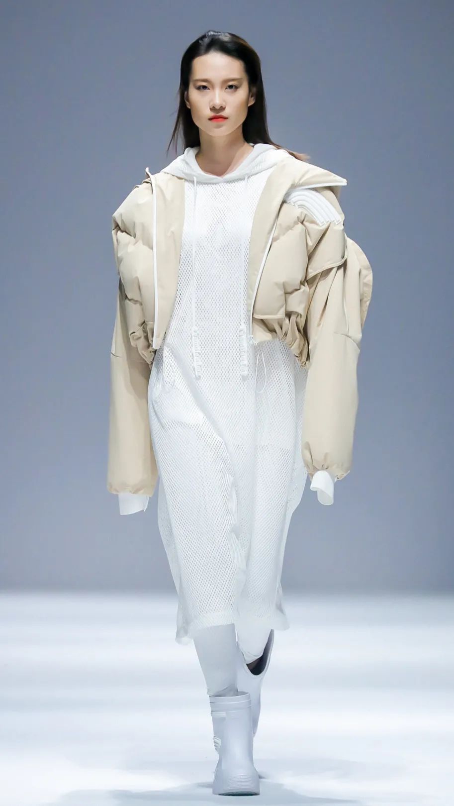 2021秋冬女装款式流行趋势,2018秋冬趋势报告巴黎时装周