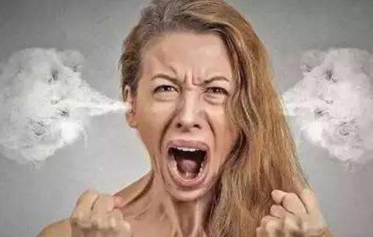 40岁后的女人想要摆脱更年期困扰，要及时发现身体发出的4个信号