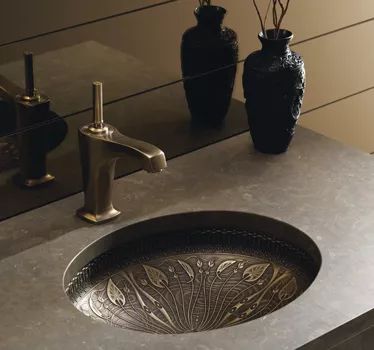 一位女士因追求而执着，因科勒而精彩！