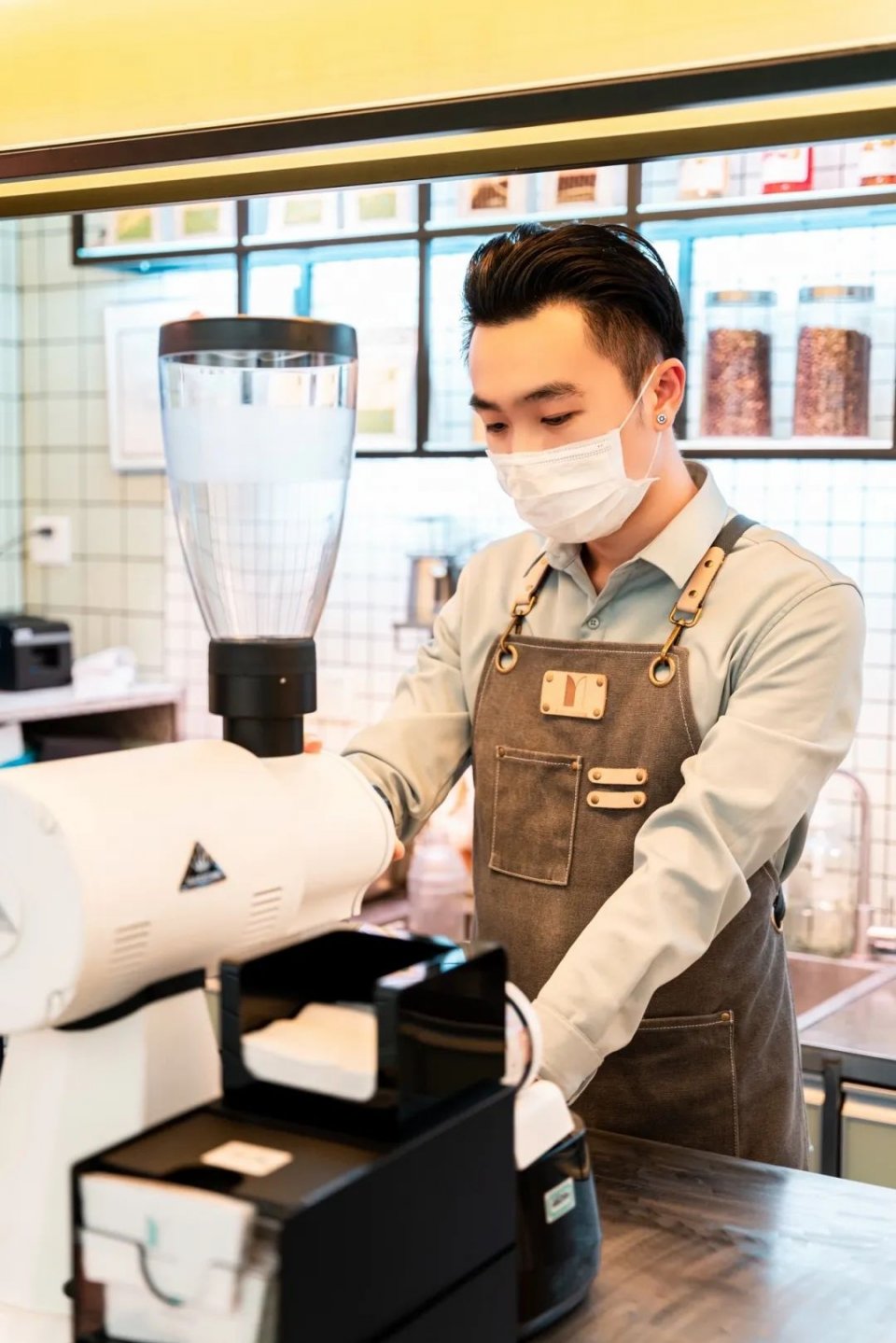 体育西「咖啡研究所」，竟对老广的菠萝啤下手了