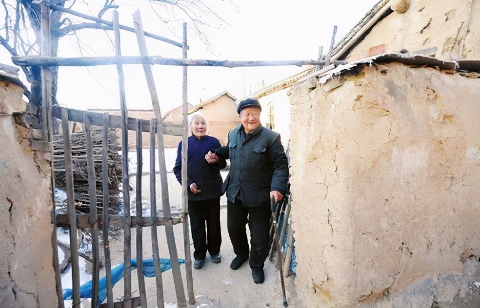 山西九旬老兵遗失证件,90岁老兵因弄丢证件无法证明身份