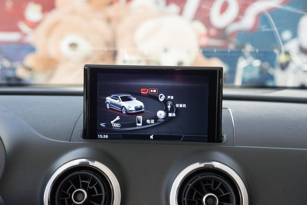 新款奥迪a3轿跑版,升级配置标配2.0t奥迪a3敞篷版