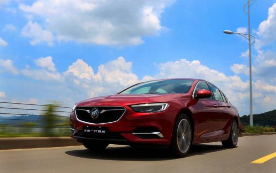 中型别克君威2.0t落地价,别克君威2021款552t精英真实油耗