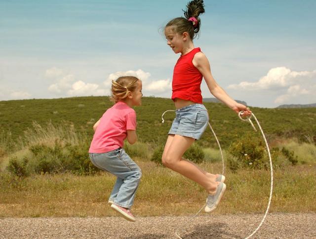 为何跳绳是「运动之王」？医生说出实情，坚持跳绳，或有3个好处