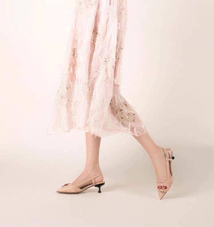 年度最时尚的4款凉鞋清爽又时尚,通勤百搭风凉鞋