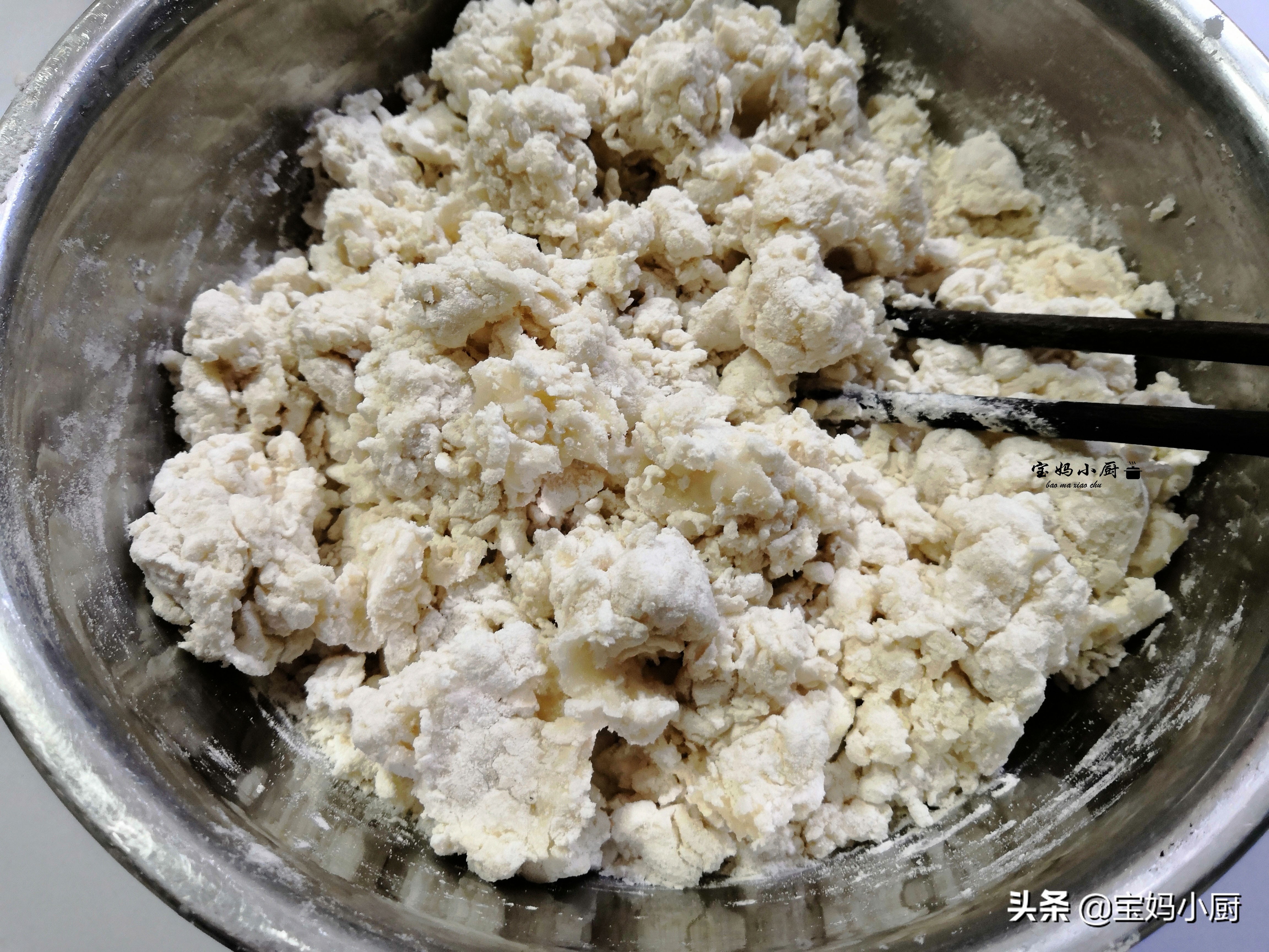 早餐就爱吃蒸饺，比包子省事，软乎乎，一咬直冒汁，放一天都不硬