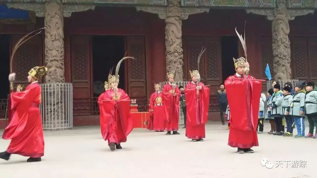 观赏曲阜的孔府孔庙孔林后的感受,曲阜的孔府和孔庙哪个更适合参观