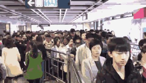 北京地铁上偷手机视频,北京地铁偷拍后续